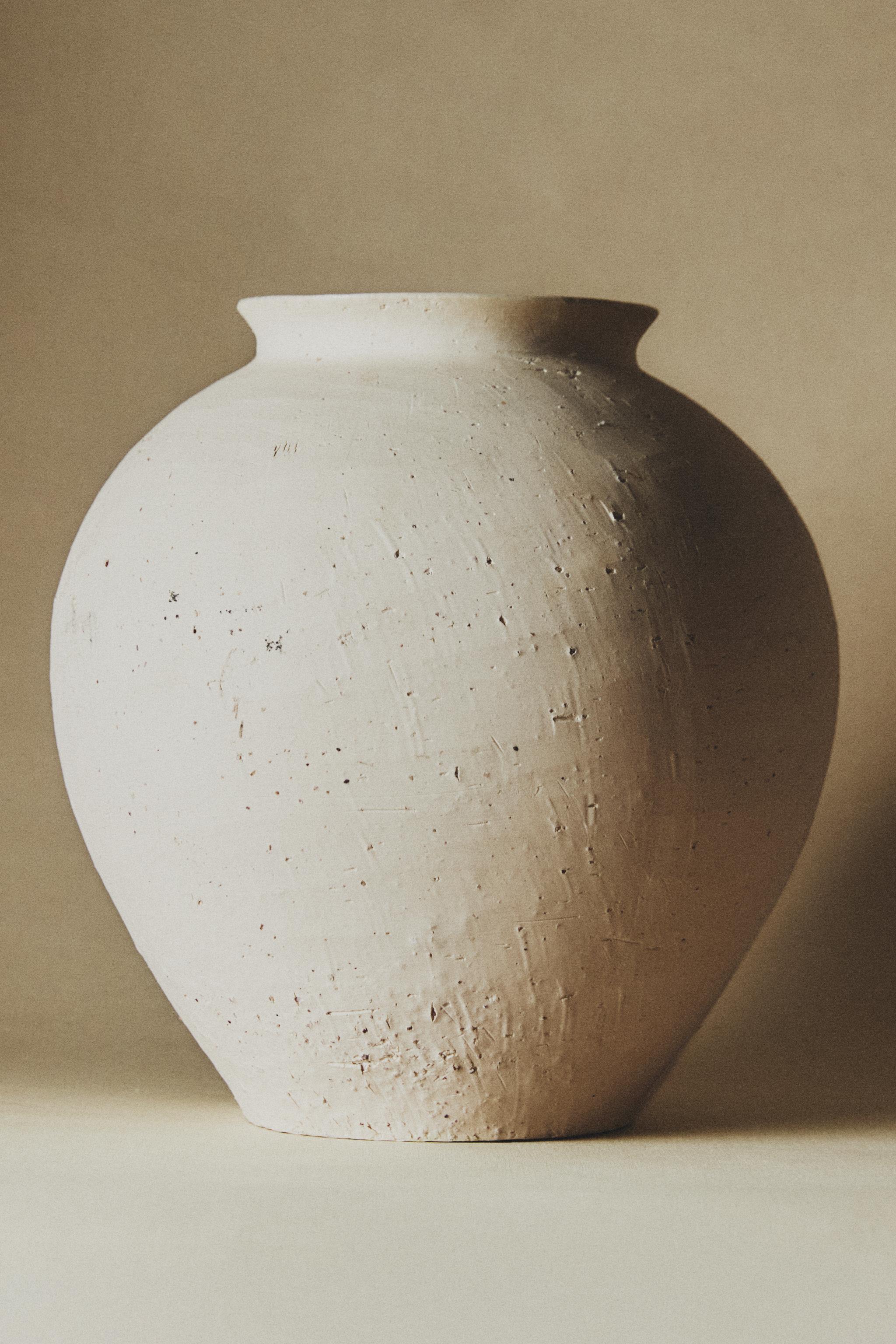 TEXTURED CERAMIC VASE